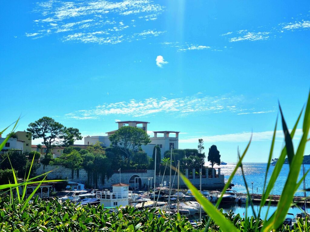 View of Villa Kerylos from Plage des Fourmis, Beaulieu-sur-mer