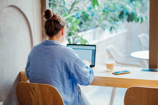 How To Write Cold Emails That Get Clients: Templates + Tips